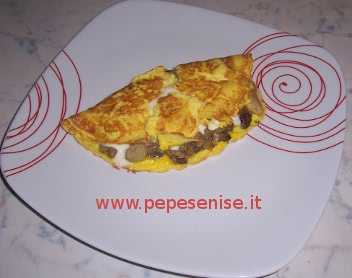 OMELETTE AI FUNGHI PORCINI E TALEGGIO