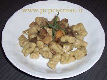 GNOCCHI DI PATATE E CASTAGNE CON FUNGHI