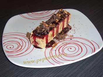 SEMIFREDDO DI NOCCIOLE CON AMARENE