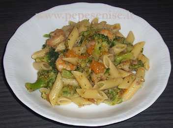 PENNE CON BROCCOLI, ZUCCA E GAMBERI