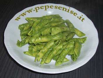 GARGANELLI AL PESTO DI CICORIA