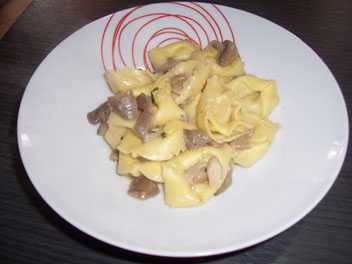 TORTELLONI DI GORGONZOLA E SPECK CON FUNGHI AROMATIZZATI