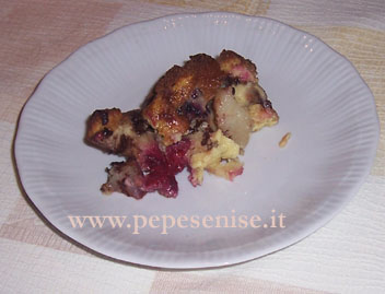 CLAFOUTIS DI PERE E FRUTTI DI BOSCO AL CIOCCOLATO