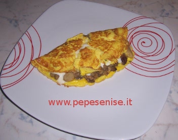 OMELETTE AI FUNGHI PORCINI E TALEGGIO