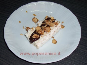 SEMIFREDDO DI MANDORLE CARAMELLATE