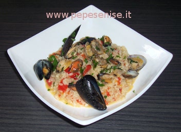 RISOTTO CON VONGOLE E COZZE