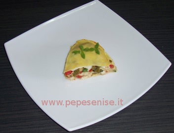 TORTA DI CRESPELLE INTEGRALI CON VERDURE, POMODORI E BURRATA
